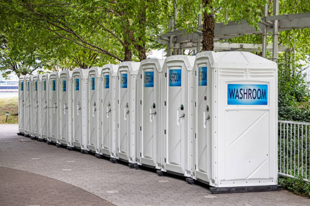 Porta potty delivery and setup in Lake Panasoffkee, FL